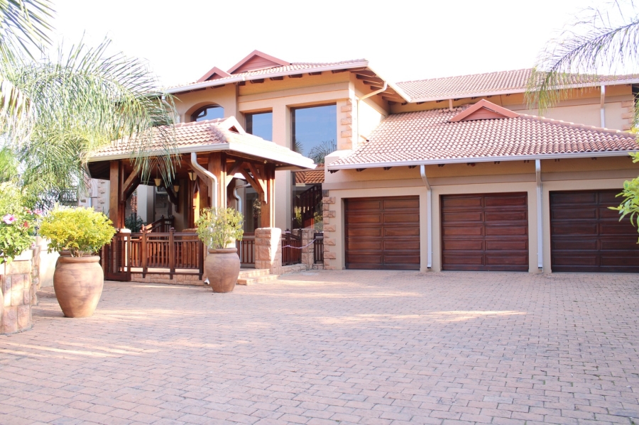 5 Bedroom Property for Sale in Birdwood Estate North West